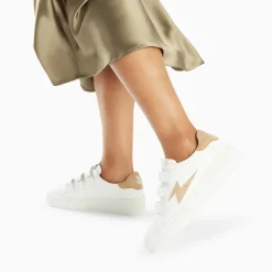Baskets Eclair Camelia Blanc Et Beige A Scratchs