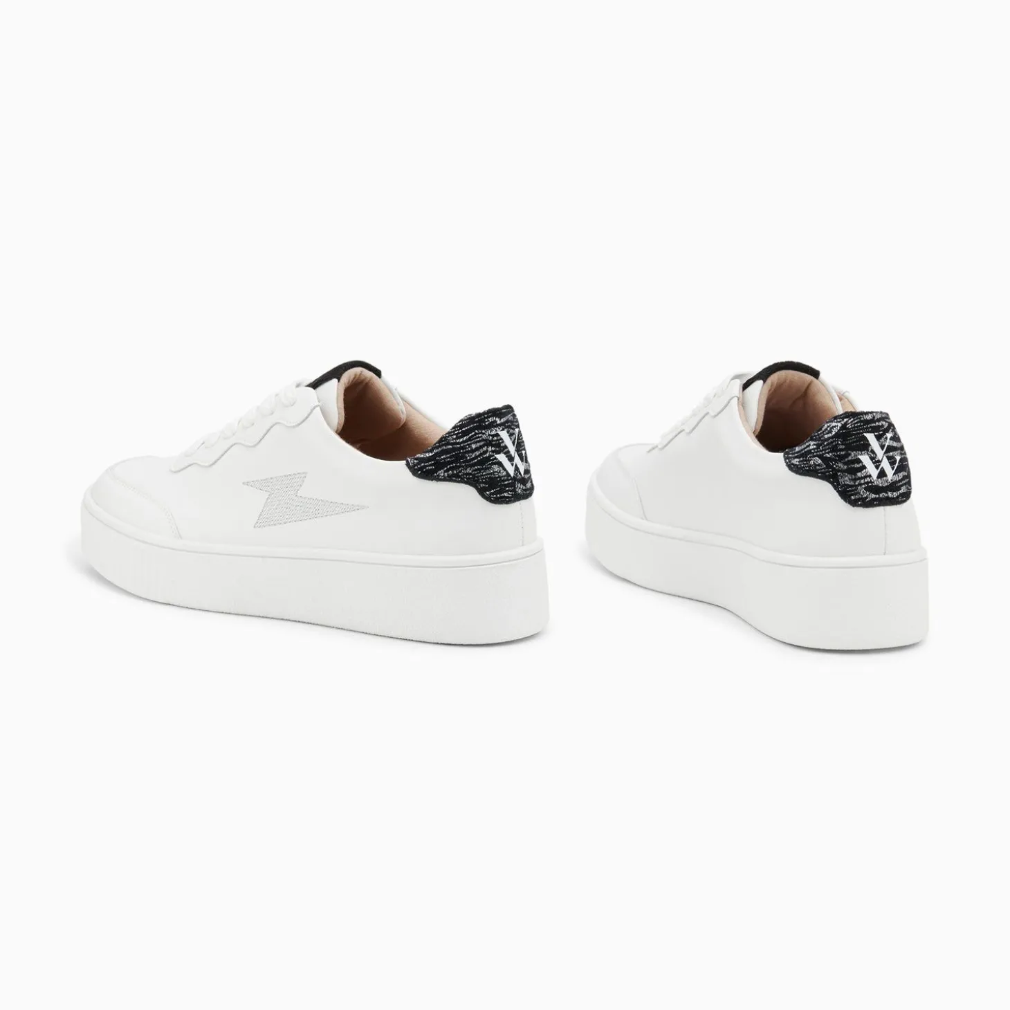 Baskets Eclair Carolane Blanc Et Noir Imprime Zebre A Lacets
