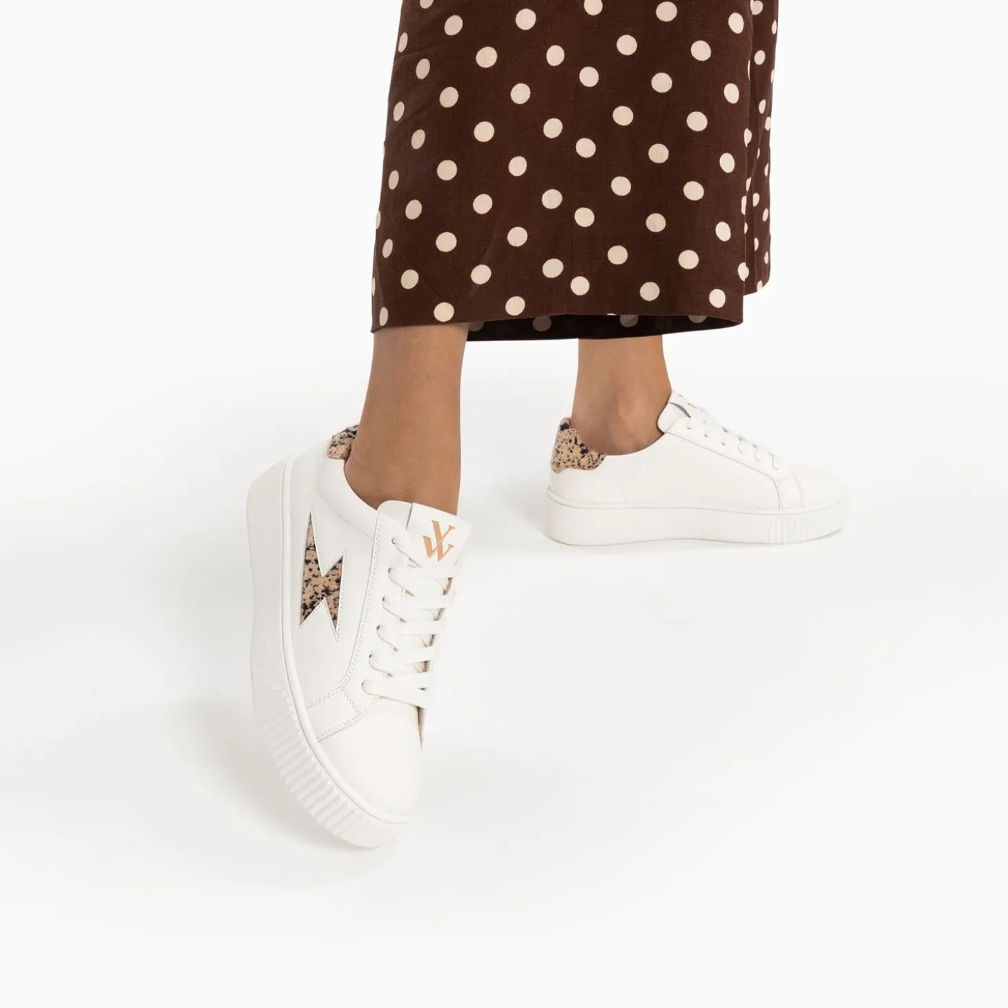Baskets Eclair Tiff Blanc Et Beige Imprime Guepard A Lacets