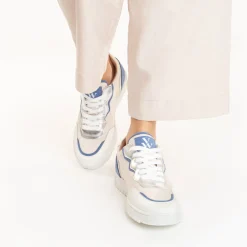 Baskets Enora En Toile Beige A Details Bleu Et Argent