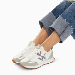 Baskets Monogramme Athenais Blanc Et Gris A Semelle Running