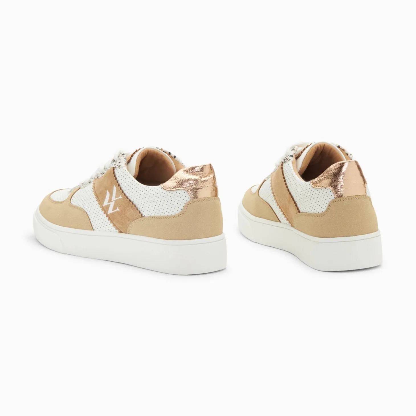 Baskets Monogramme Flavie Perforees Blanc Et Beige A Lacets
