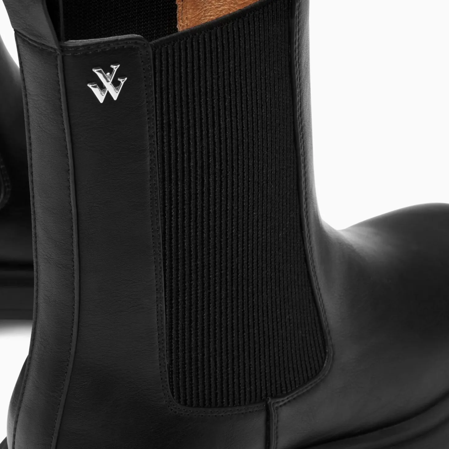 Bottines Chelsea Phoebe Noires A Semelle Oversize