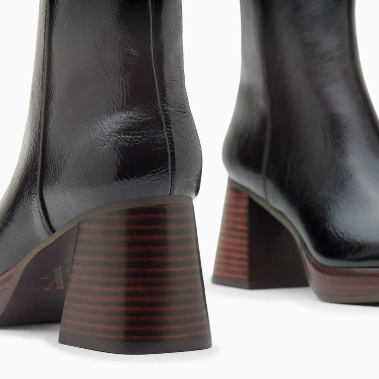 Bottines Marina Noires A Plateforme Et Talon Bois