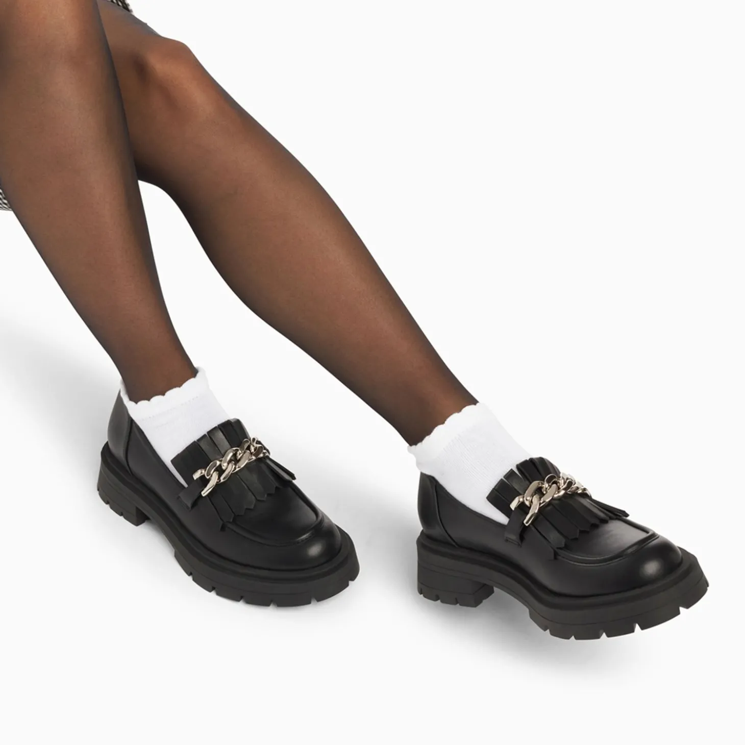 Mocassins Angele Noirs A Chaine Argent Et Semelle Crantee