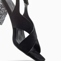 Sandales Milan Noires A Brides Croisees Et Talon Argent Paillete